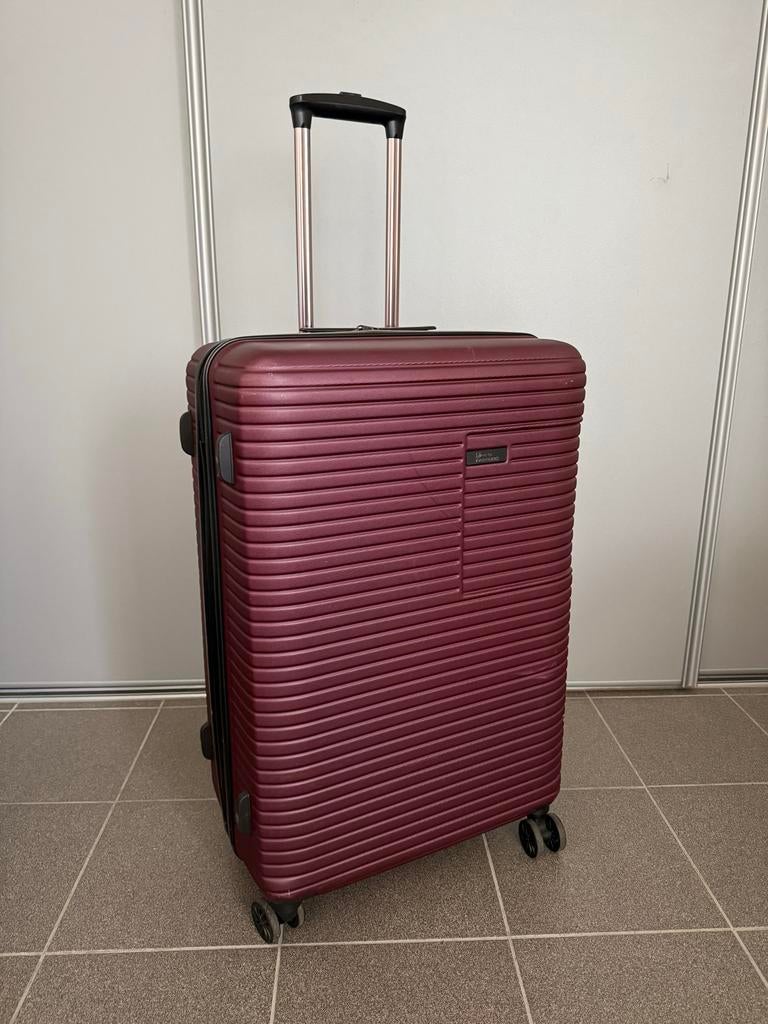 Stijlvolle bordeauxrode koffer met wieltjes, Sieraden, Tassen en Uiterlijk, Koffers, Hard kunststof, Slot, Zo goed als nieuw, 35 tot 45 cm