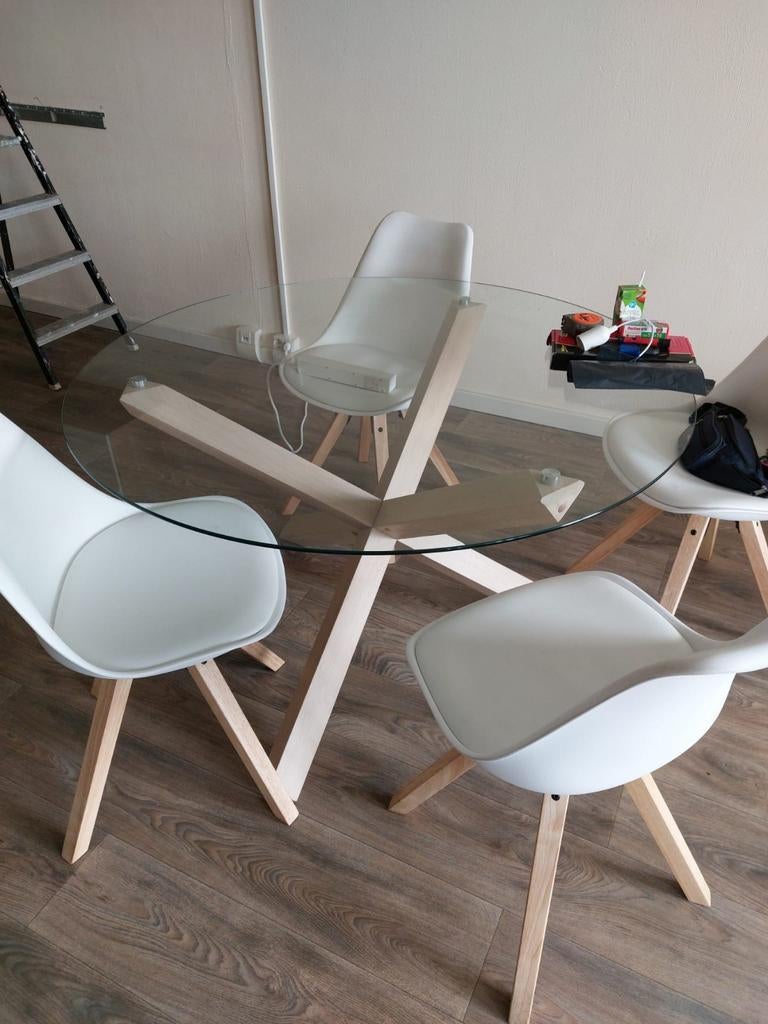 Glazen eettafel Goossens met vier stoelen, Ophalen