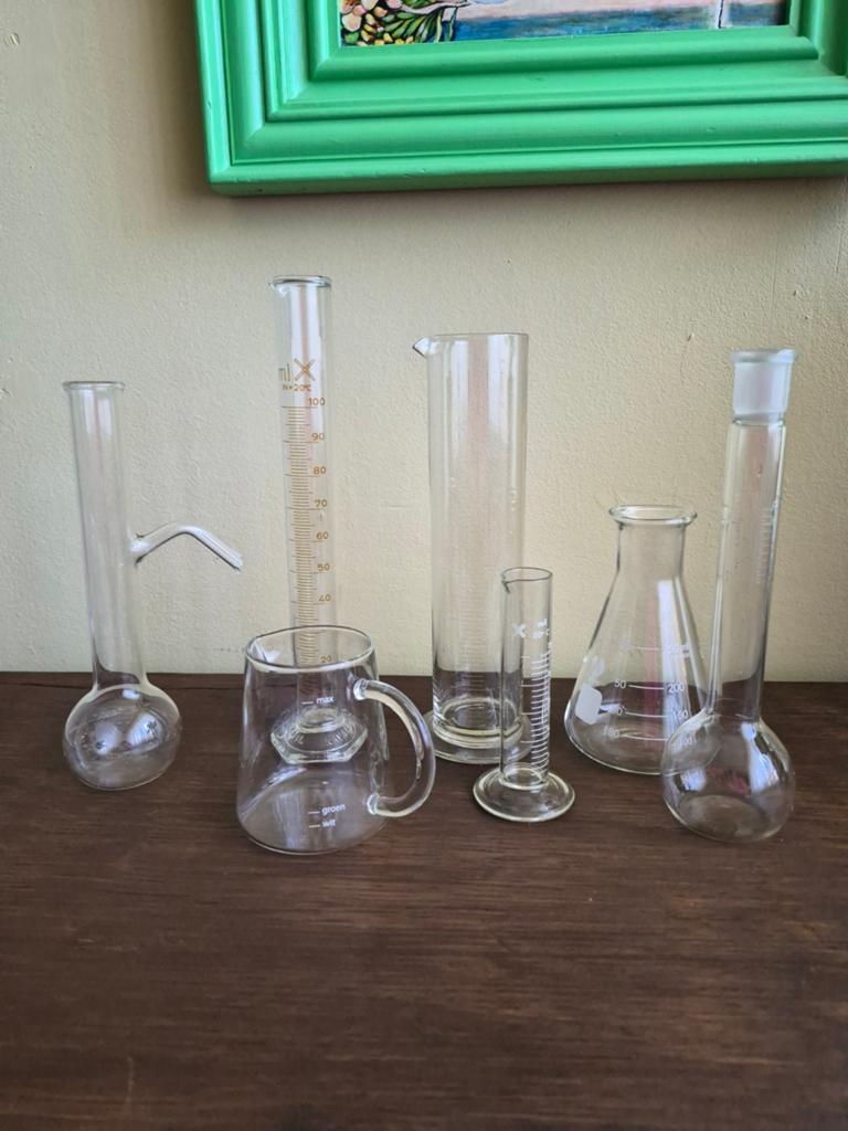 Diverse set medisch/laboratorium glaswerk, Ophalen