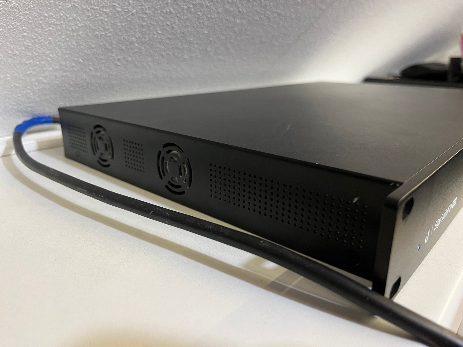 Ubiquiti EdgeSwitch 24 250W PoE+ Managed Gigabit Switch, Ophalen of Verzenden, Zo goed als nieuw