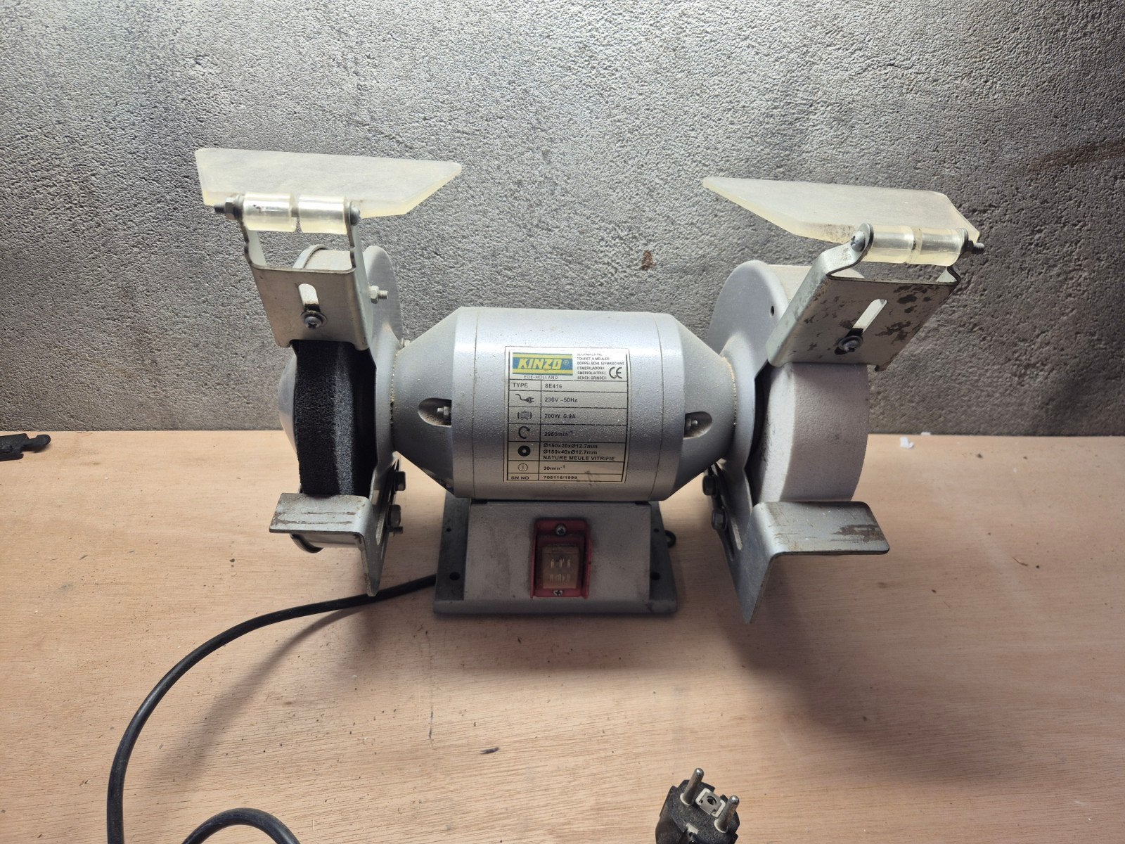Kinzo Werkbankslijpmachine, Doe-het-zelf en Verbouw, Gereedschap | Slijpmachines, Ophalen, Minder dan 700 watt, Werkbankslijpmachine