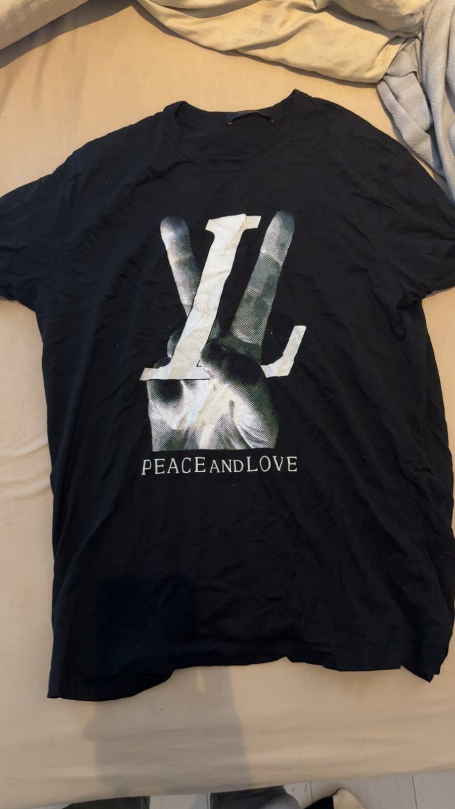 Louis Vuitton T-shirt "Peace and Love" - Maat M, Kleding | Heren, Ophalen of Verzenden, Zo goed als nieuw, Maat 48/50 (M), Zwart