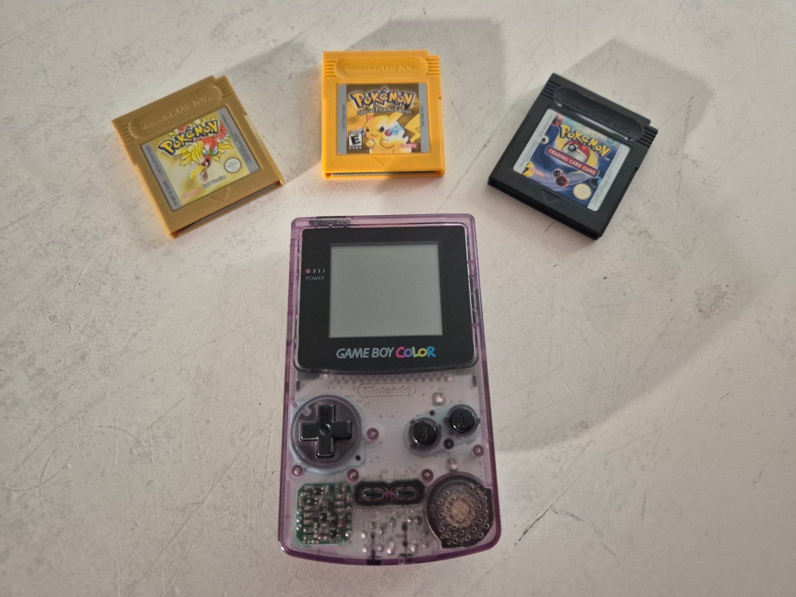 Game Boy Color met Pokémon Yellow, Gold en Trading Card Game, Spelcomputers en Games, Games | Nintendo Game Boy, Zo goed als nieuw