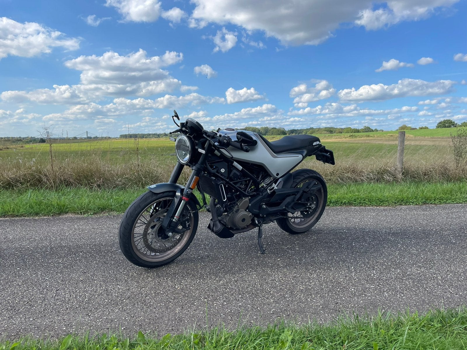 Husqvarna Vitpilen 401 A2 zoals KTM duke 390, 390 cc, Gebruikt, Particulier, Minimaal motorrijbewijs A2