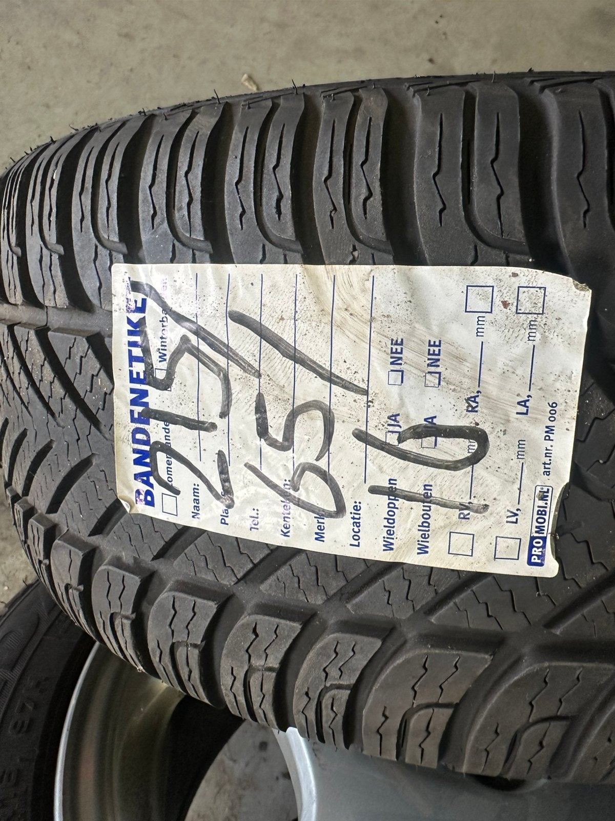 Mercedes benz velgen 16 inch met zgan winterbanden!, Auto diversen, Ophalen, Zo goed als nieuw