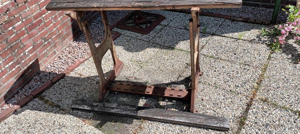 Vintage gietijzeren onderstuk machine ., Ophalen