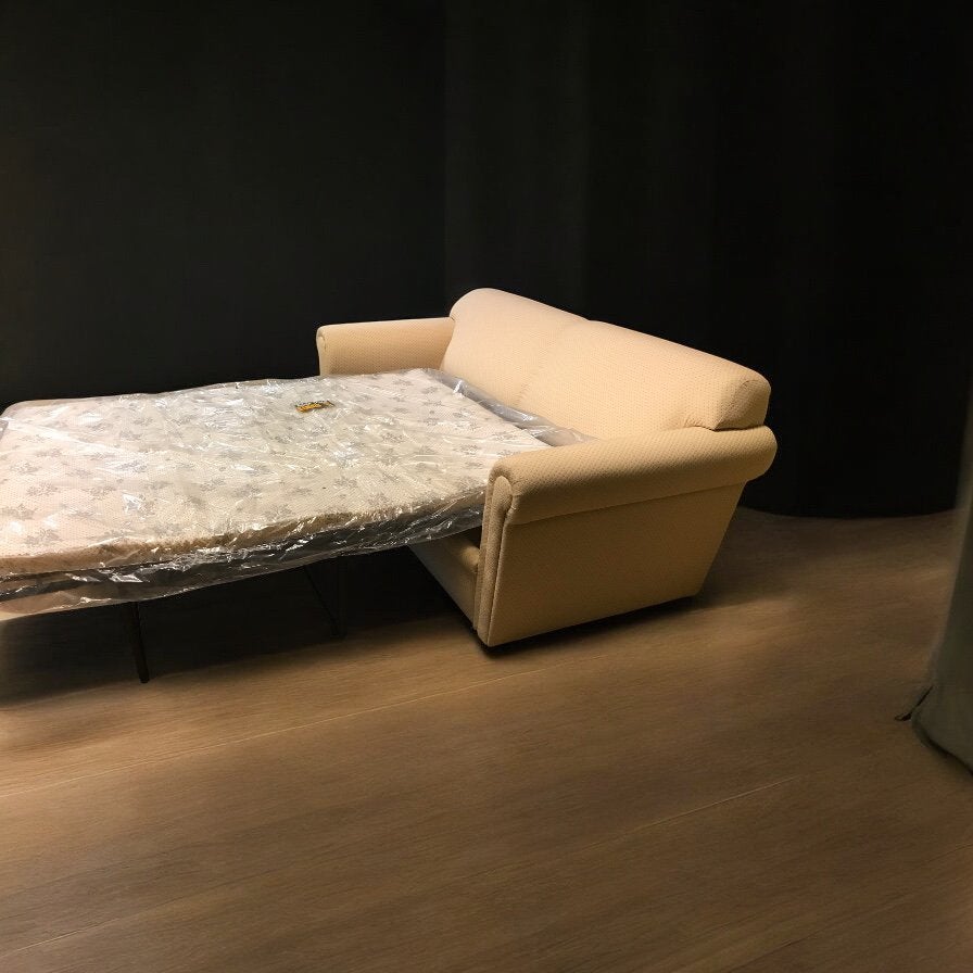 Tijdloze Nieuwe Bedbank Luxe Sofa in lichte stof 190 cm br., Huis en Inrichting, Banken | Sofa's en Chaises Longues, Ophalen, 150 tot 200 cm