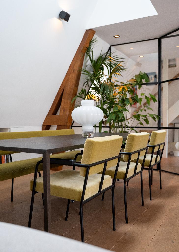 Fest Monday eetkamerset: 3 stoelen + bank, Huis en Inrichting, Ophalen, Overige kleuren, Zo goed als nieuw, Metaal