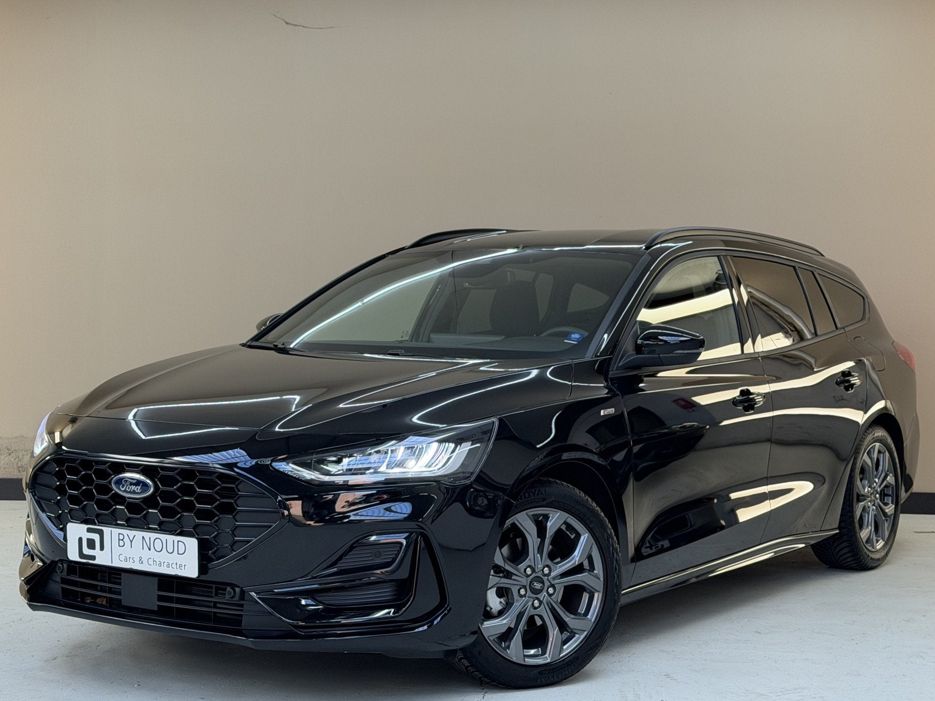 Ford FOCUS Wagon 1.0 EcoBoost Hybrid ST Line X, 124Pk, 2024,, Gebruikt, Zwart, Origineel Nederlands, Handgeschakeld