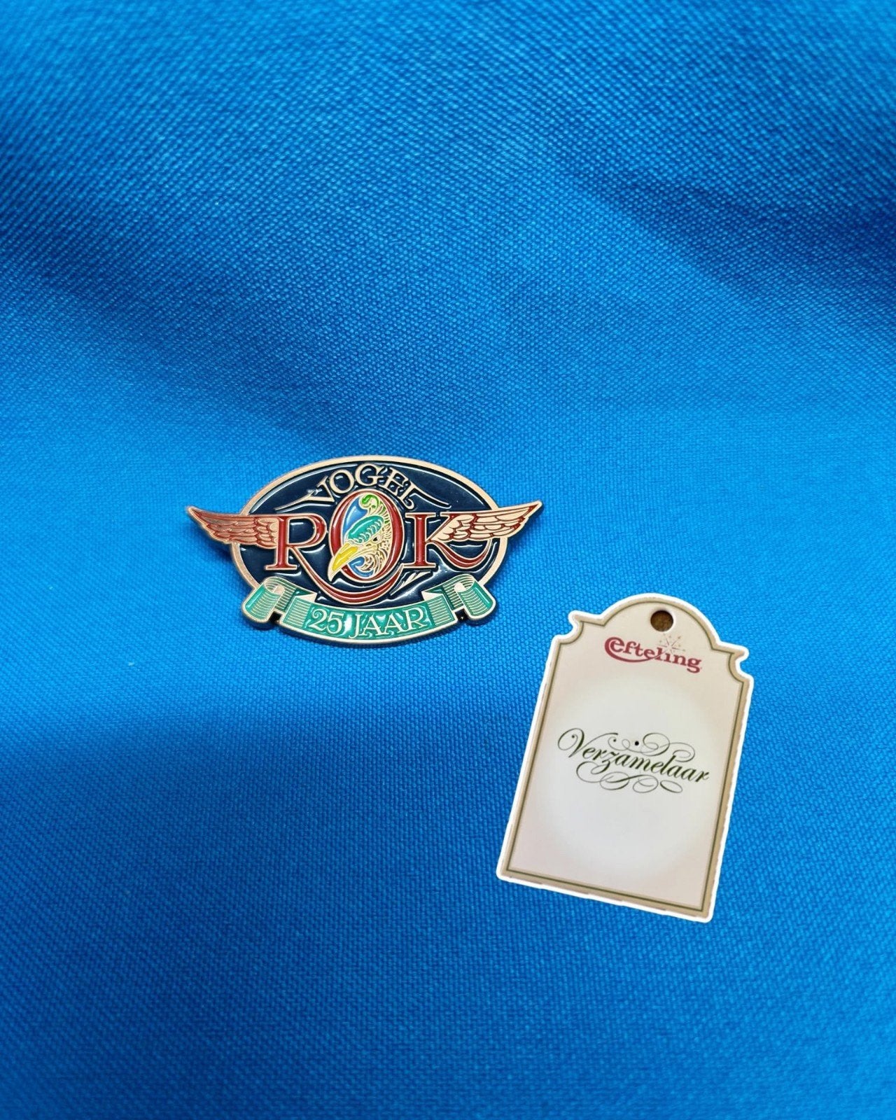 Efteling jubileum pin 25 jaar Vogelrok, Ophalen of Verzenden, Nieuw, Button of Speldje