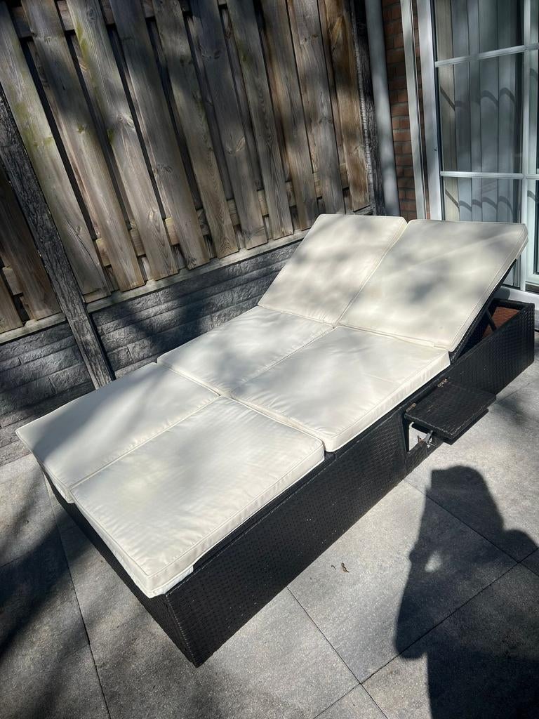 Ligbed met kussens - Zo goed als nieuw, Tuin en Terras, Ligbedden, Ophalen of Verzenden, Zo goed als nieuw, Wicker, Verstelbaar