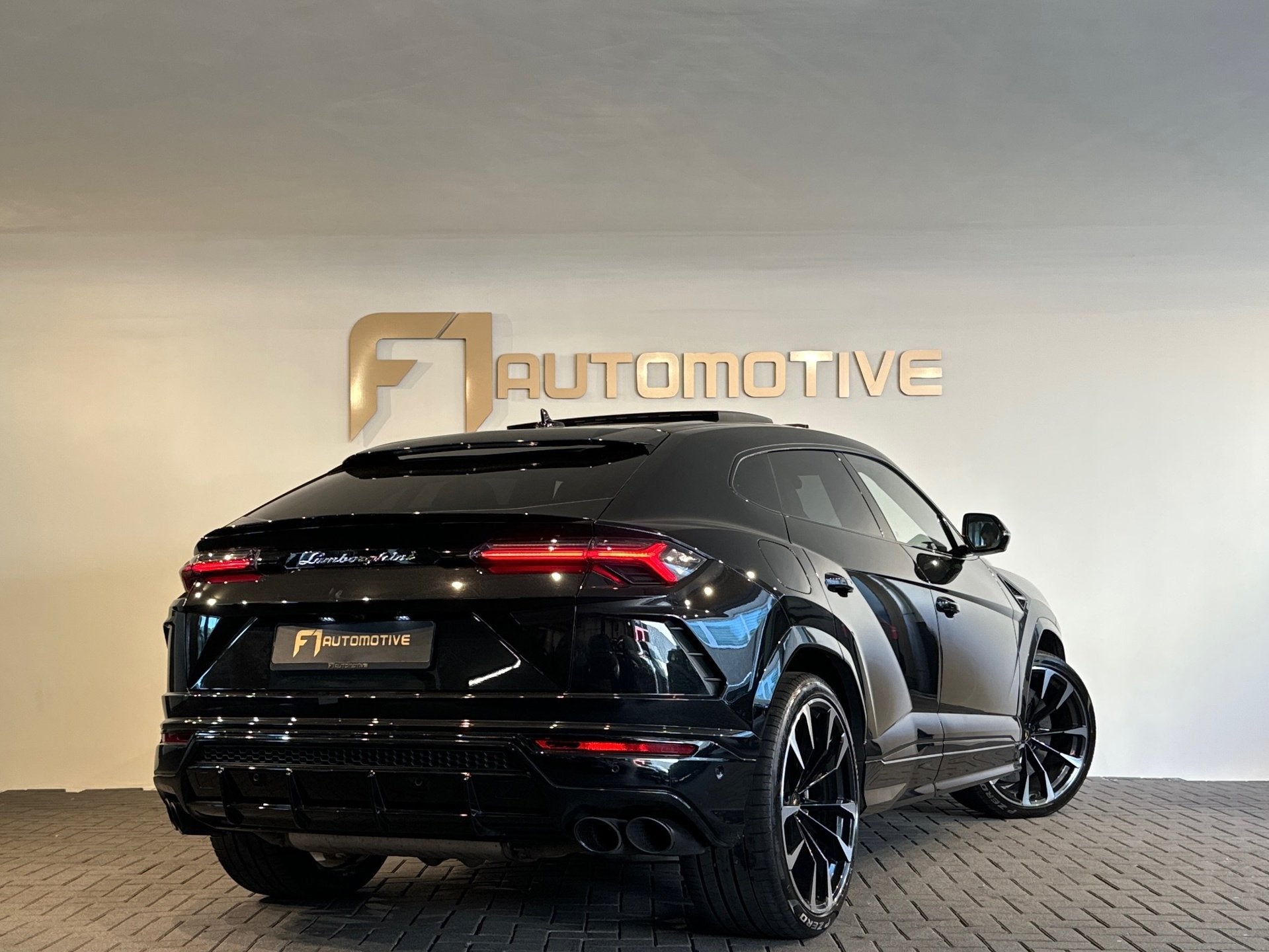 Lamborghini URUS 4.0 V8 Pano|HuD|B&O 3D|Massage|ADAS|Inc BTW, Auto's, Lamborghini, Automaat, Urus, Gebruikt, Zwart