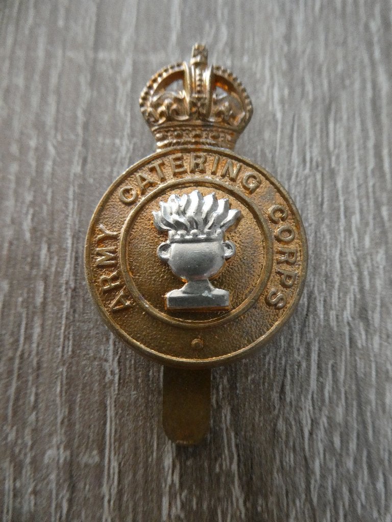Cap badge Army Catering Corps, Ophalen of Verzenden, Landmacht, Engeland, Embleem of Badge