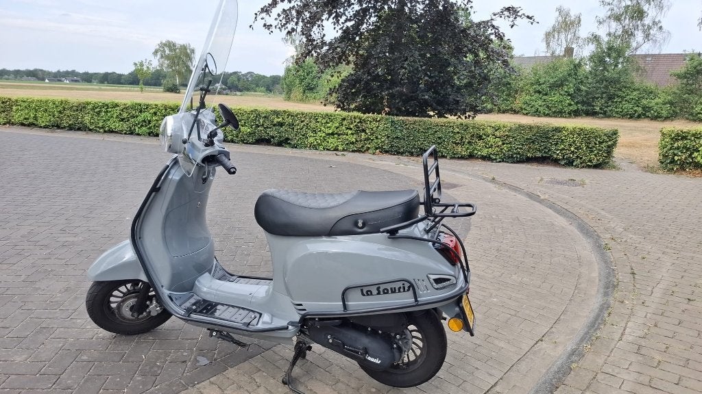 Te koop scooter Souris - Sourini R - Spec. Edit - Nardo Grey, Ophalen, Maximaal 45 km/u, Zo goed als nieuw, Benzine