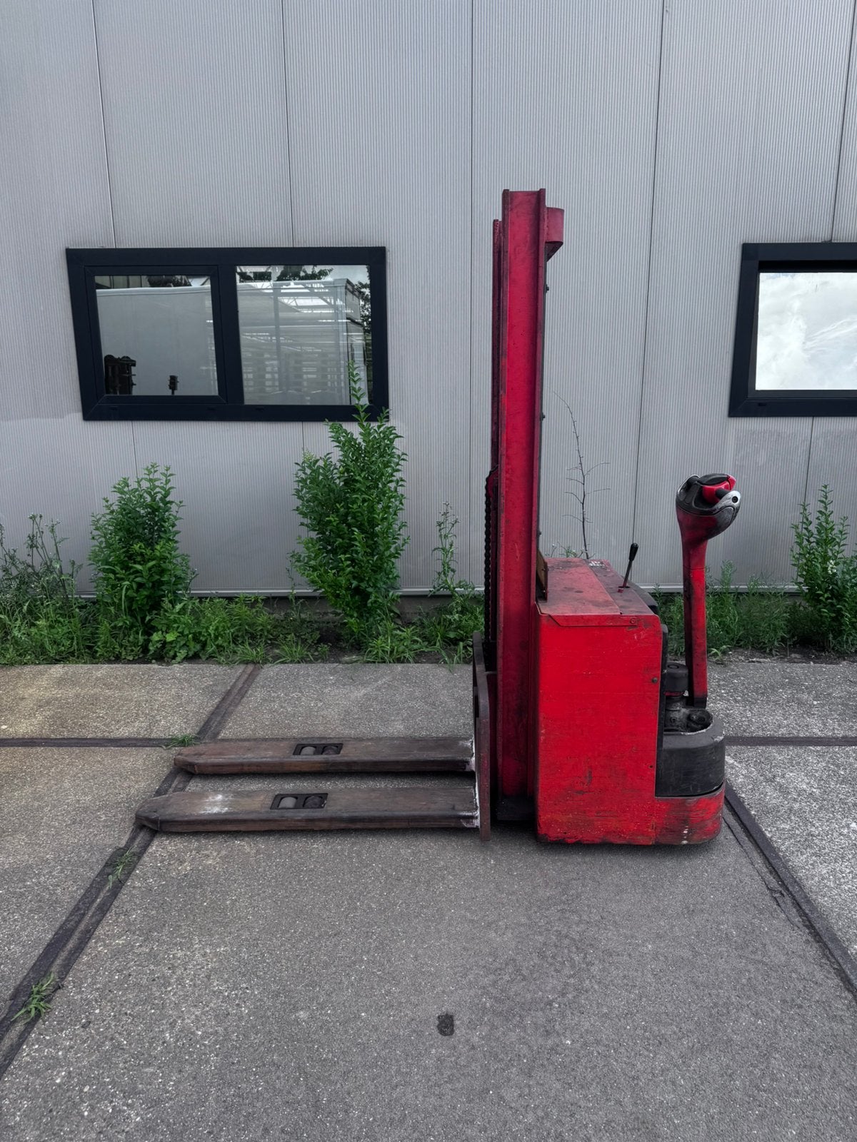 Linde L12 elektrische pompwagen stapelaar 1200 kg, Doe-het-zelf en Verbouw, Palletwagens en Pompwagens, Ophalen, Gebruikt