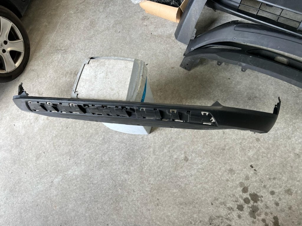 spoiler xc40 voorbumper facelift 32136097 2023+2x, Auto-onderdelen, Gebruikt, Voor, Volvo, Volvo