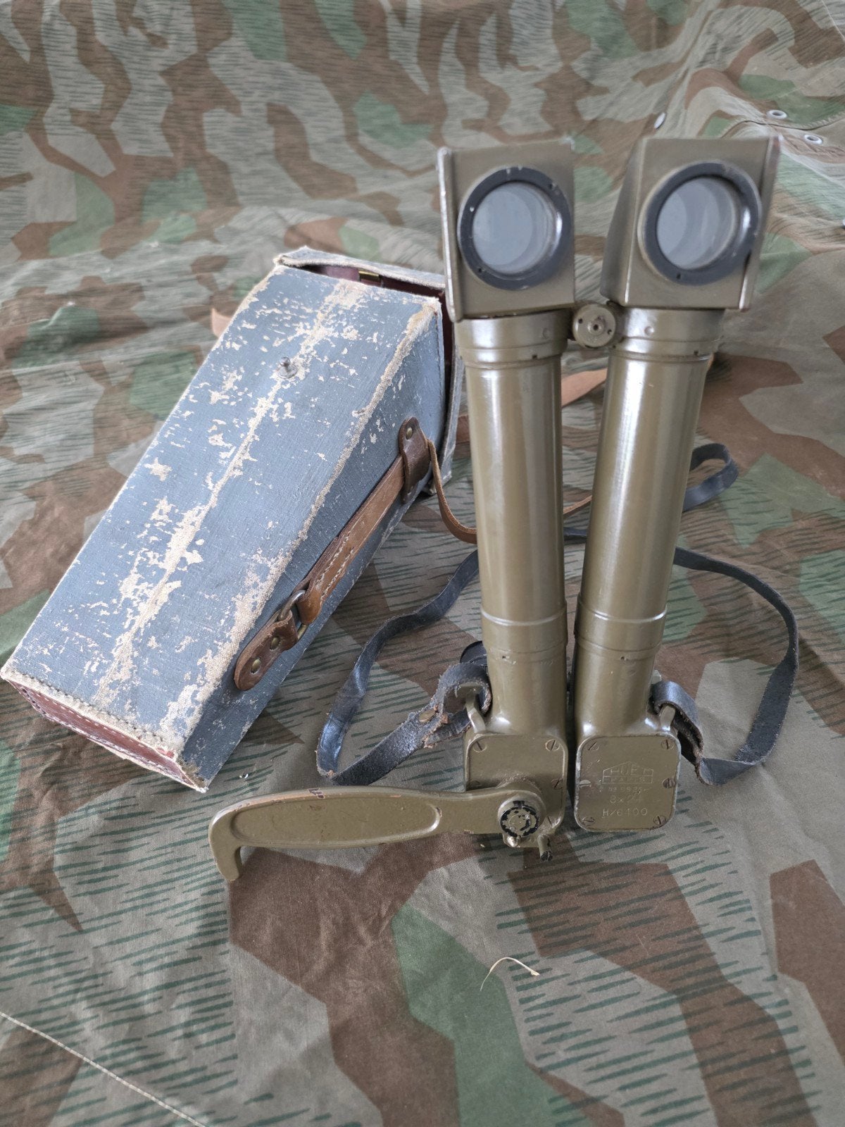 Huet Paris 8x24 Rabbit ears met Draagkoffer, Verzamelen, Militaria | Tweede Wereldoorlog, Ophalen of Verzenden, Nederland