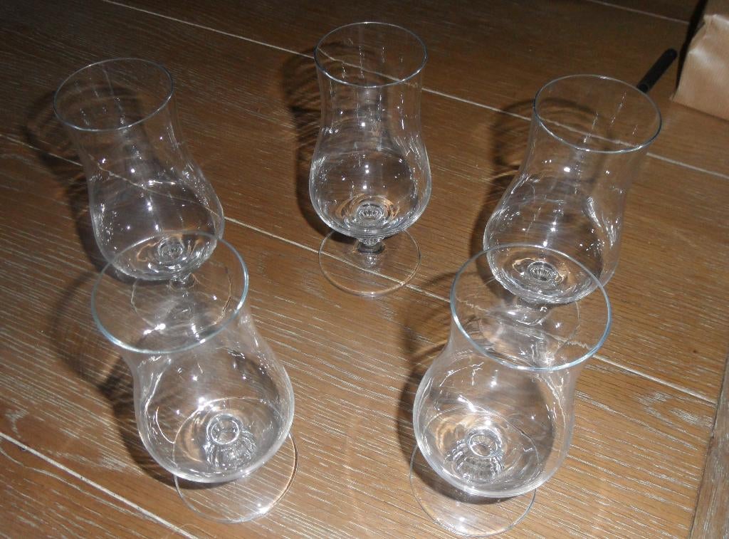 5 sjieke bierglazen, van servies, Huis en Inrichting, Glas of Glazen, Ophalen of Verzenden, Overige stijlen, Glas