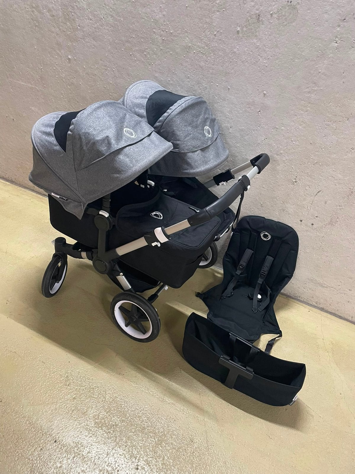 Bugaboo donkey 3 duo grijs/zwart, Support@bugaboo.com, Paasheuvelweg 9a 1105 Be Amsterdam Nederland, Bugaboo, Ophalen of Verzenden