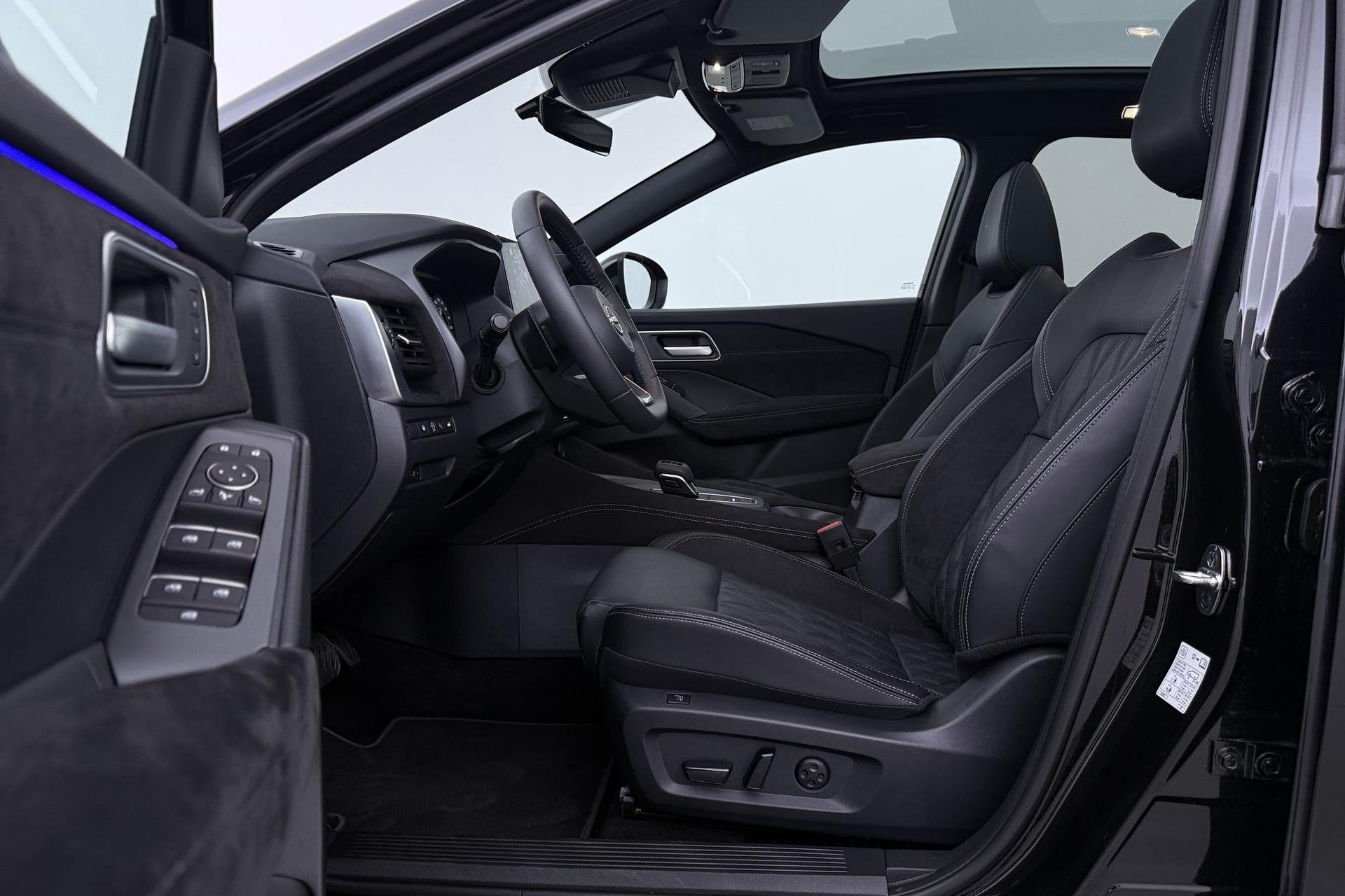 Nissan Qashqai 1.3 MHEV Xtronic Tekna+ | Panoramadak | Head-, Auto's, Gebruikt, Euro 6, 4 cilinders, Zwart