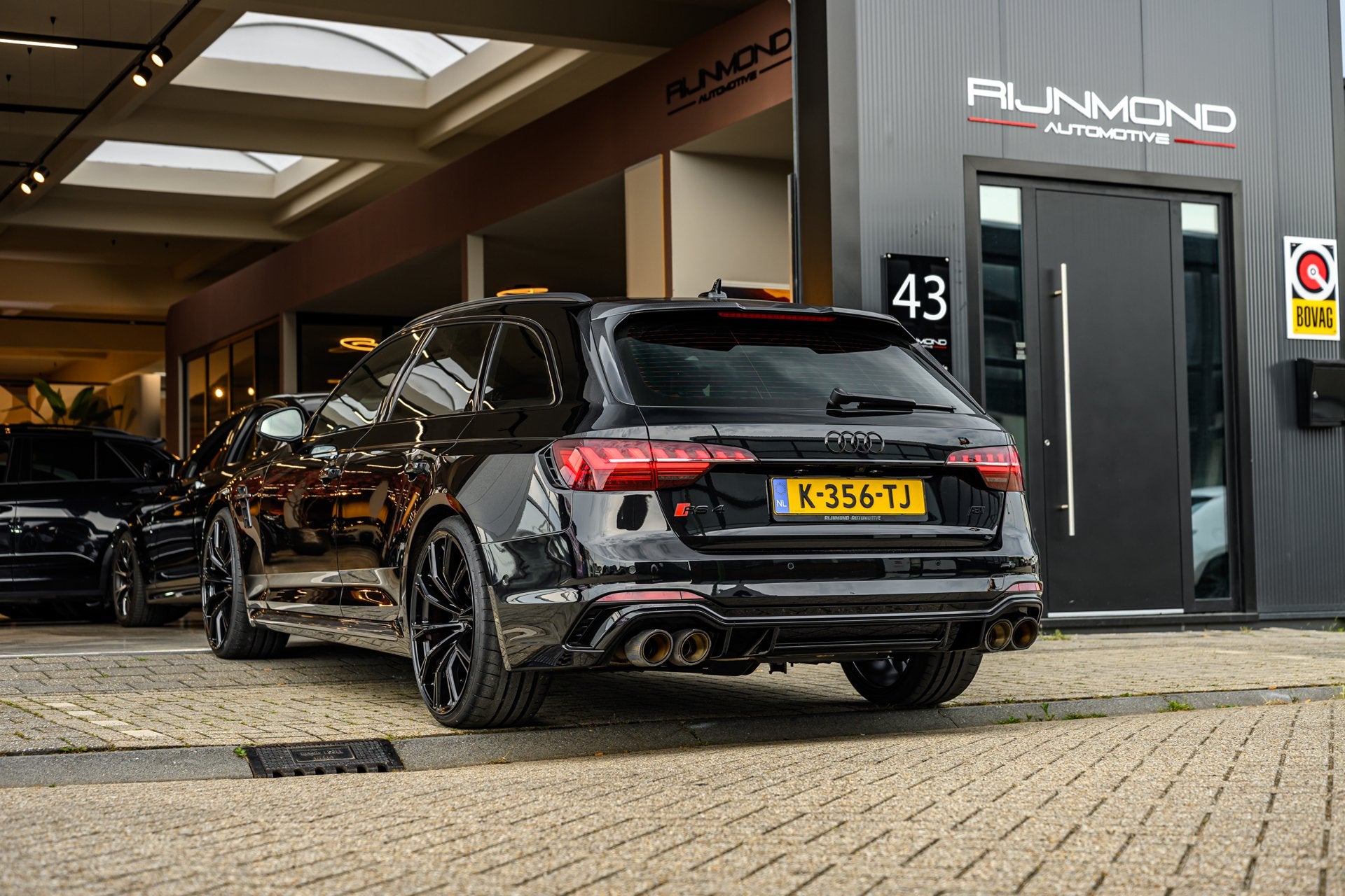 Audi A4 Avant 2.9 TFSI RS 4 ABT-S |Keramisch|Pano|530PK|Mass, Auto's, Audi, Automaat, Gebruikt, Zwart, Vierwielaandrijving