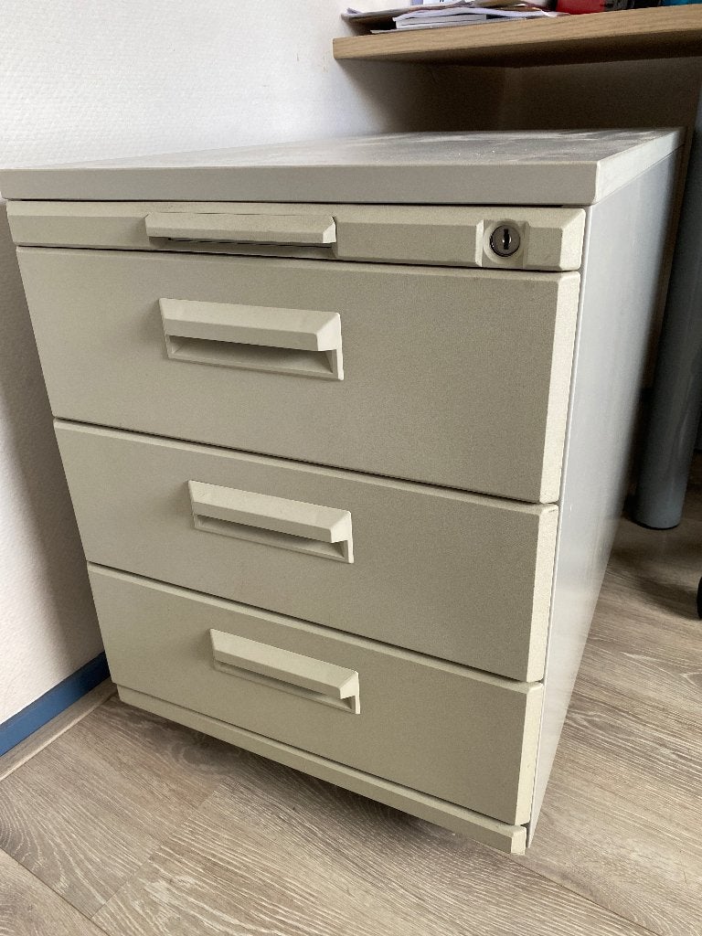 Rolladenkast voor onder bureau, Ophalen, Gebruikt