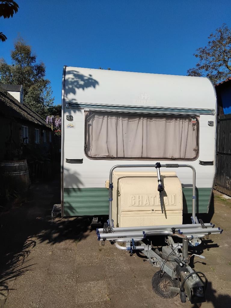 Te koop: Retro Château Touring 390 Elite met unieke indeling, Caravans en Kamperen, Particulier, Schokbreker, 500 - 750 kg, Tot en met 4