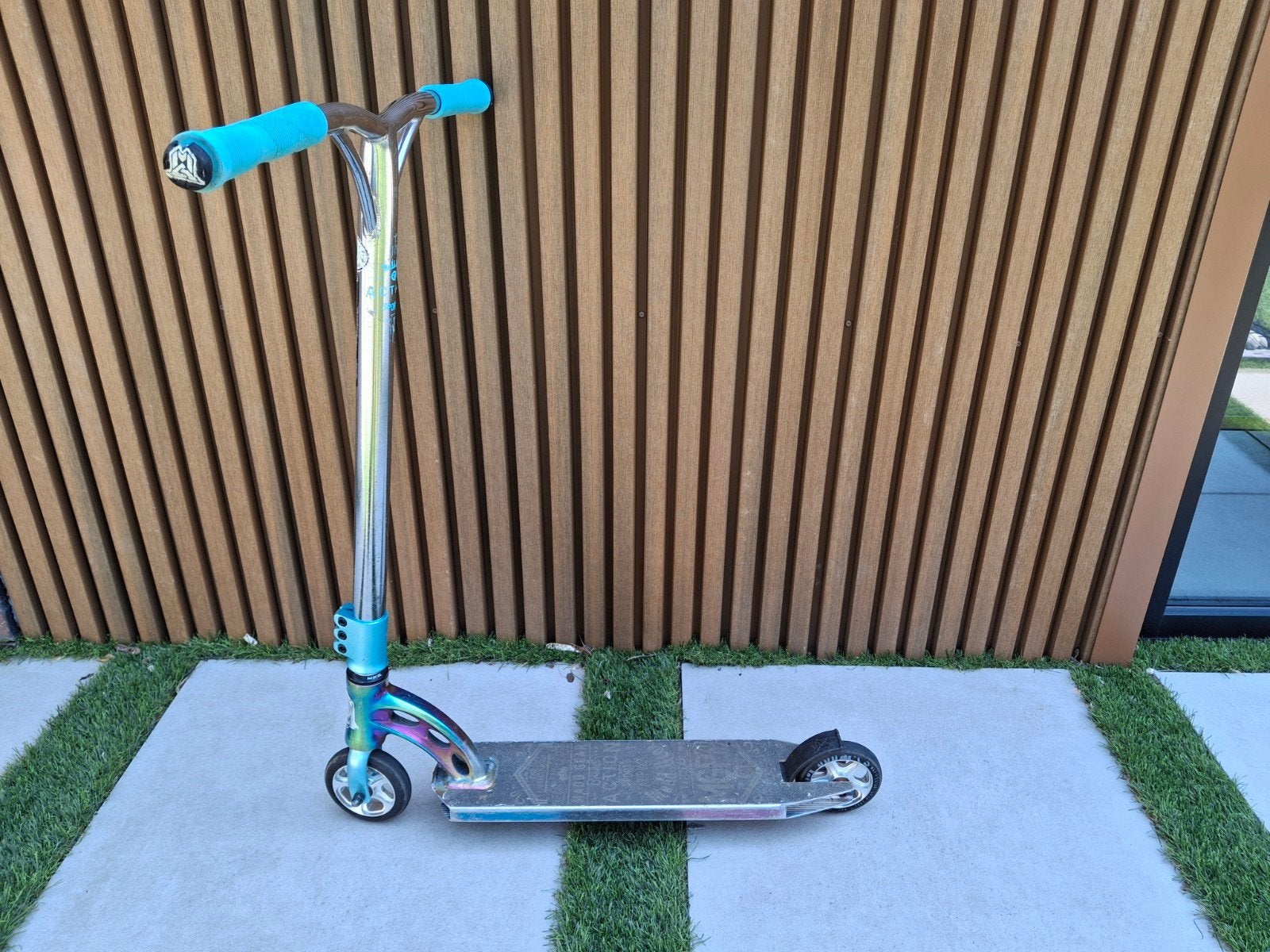 Madd Gear MGP Stuntstep - Chroom/Olie Slick, Fietsen en Brommers, Steps, Ophalen, Gebruikt, Overige typen, Madd Gear