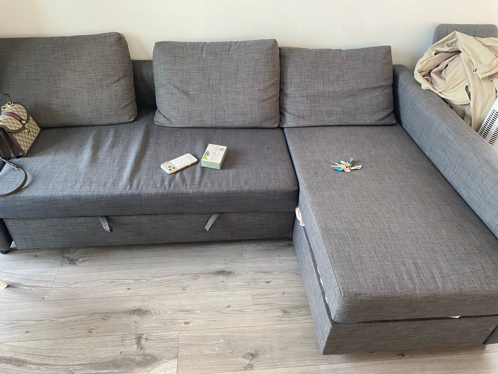 Grijze slaapbank uit dier- en rookvrij huis, Ophalen, Zo goed als nieuw, Grijs