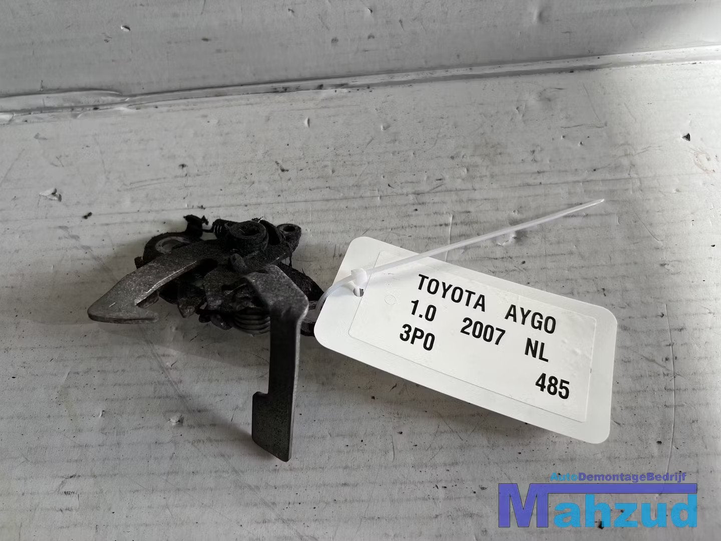 TOYOTA AYGO motorkap slot hendel 2005-2014, Info@toyota.co.jp, Gebruikt, Toyota Motor Corporation, Toyota
