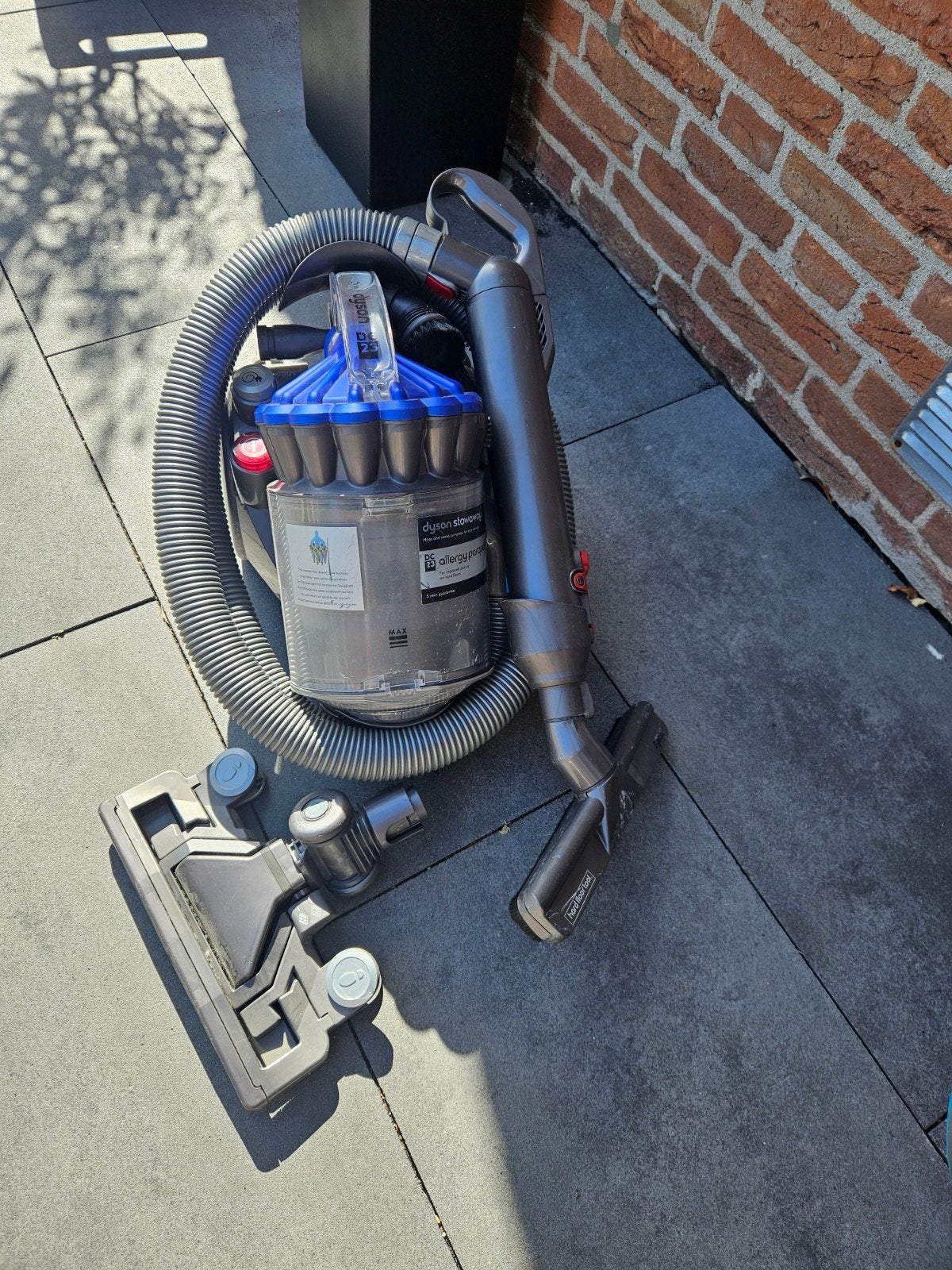 Dyson DC23 stofzuiger - niet werkend (voor onderdelen), Witgoed en Apparatuur, Inclusief accessoires, Ophalen of Verzenden, Dyson