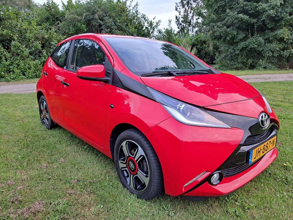 Toyota Aygo 1.0 12V Vvt-i 2016 Sportieve uitvoering!, Voorwielaandrijving, Stof, Euro 6, 4 stoelen