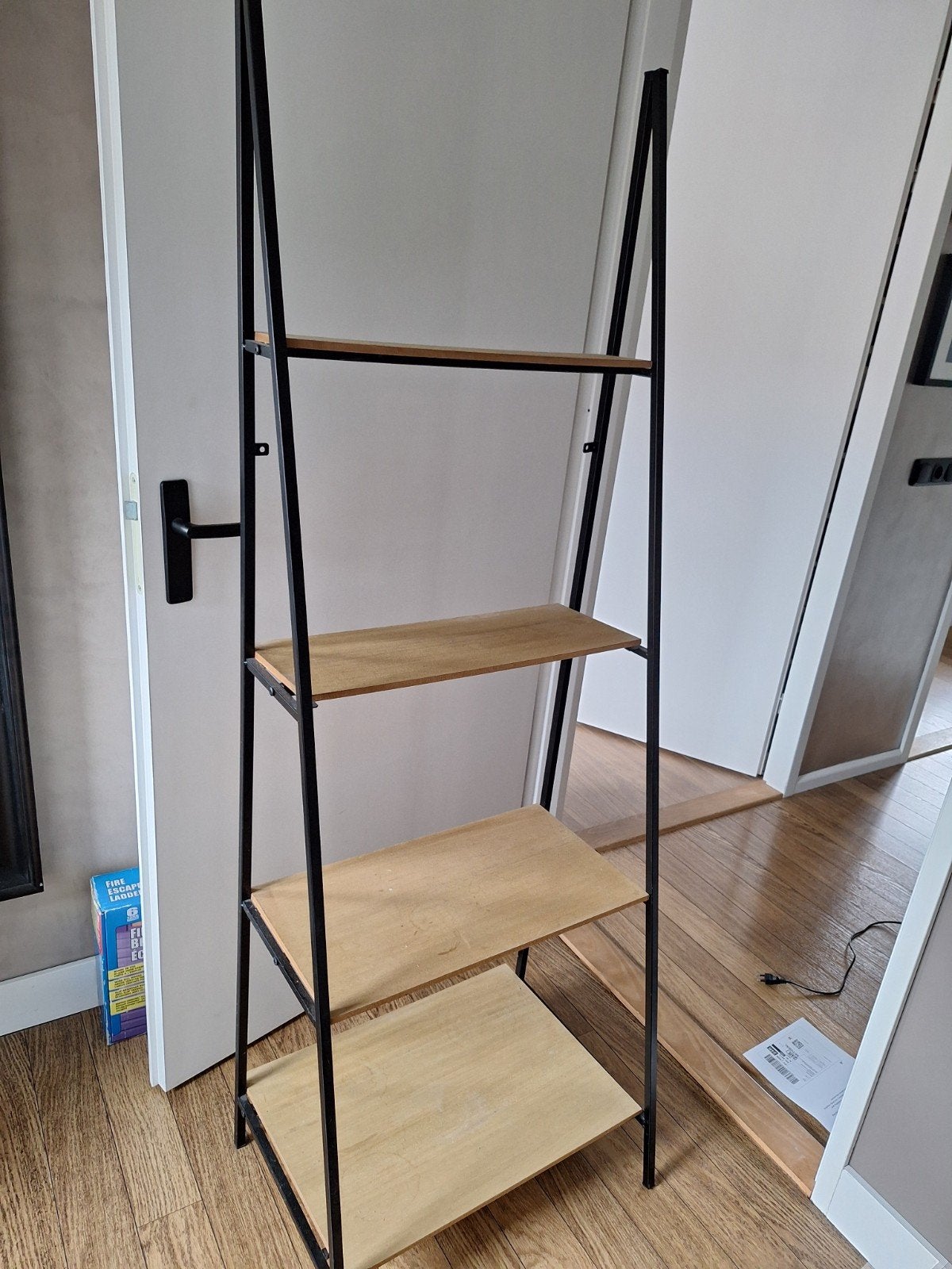 leuke boekenkast, wandmeubel,stellingkast, Ophalen, Gebruikt, 25 tot 50 cm, Minder dan 150 cm