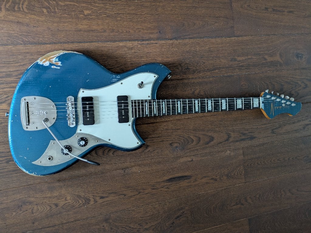 Novo Serus J Custom Lake Placid Blue, Muziek en Instrumenten, Ophalen, Zo goed als nieuw, Solid body, Overige merken