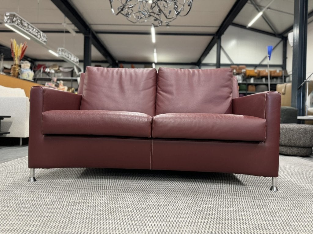 Als nieuw Leolux Paian 2 Zits bank Senso rood Design Leer, Leolux, Info@leolux.nl, 150 tot 200 cm, Tweepersoons