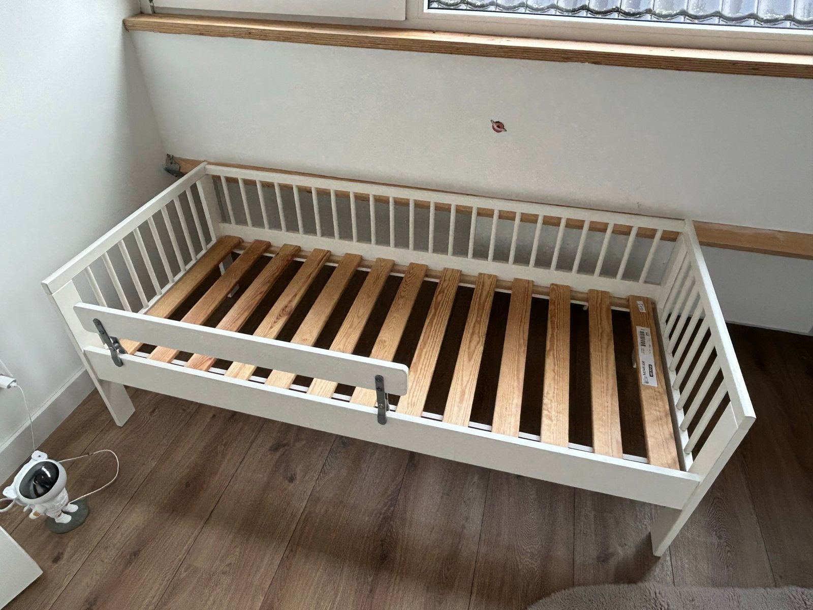 Peuter/kleuterbed met matras en beschermhoes, Kinderen en Baby's, 70 tot 85 cm, Zo goed als nieuw, 160 tot 180 cm, Ophalen