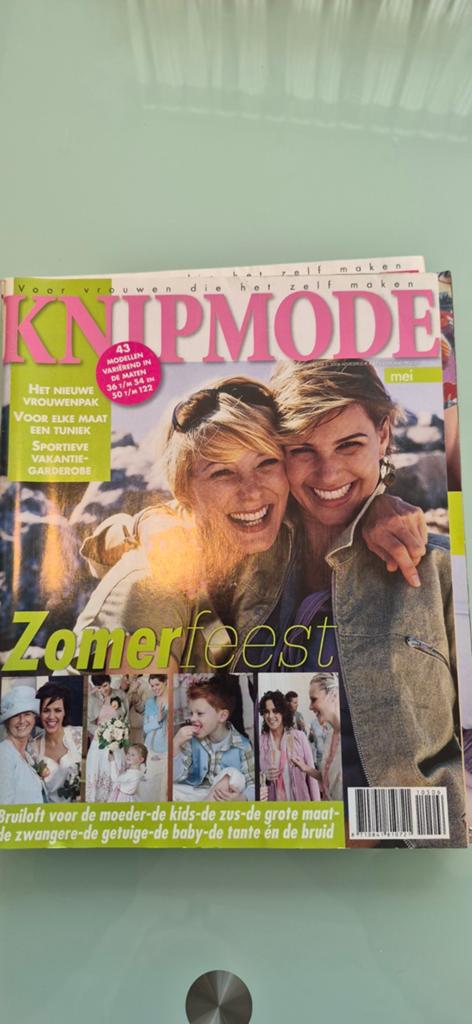 Knipmode jaargang 2006., Ophalen of Verzenden, Zo goed als nieuw, Mode algemeen, Knipmode