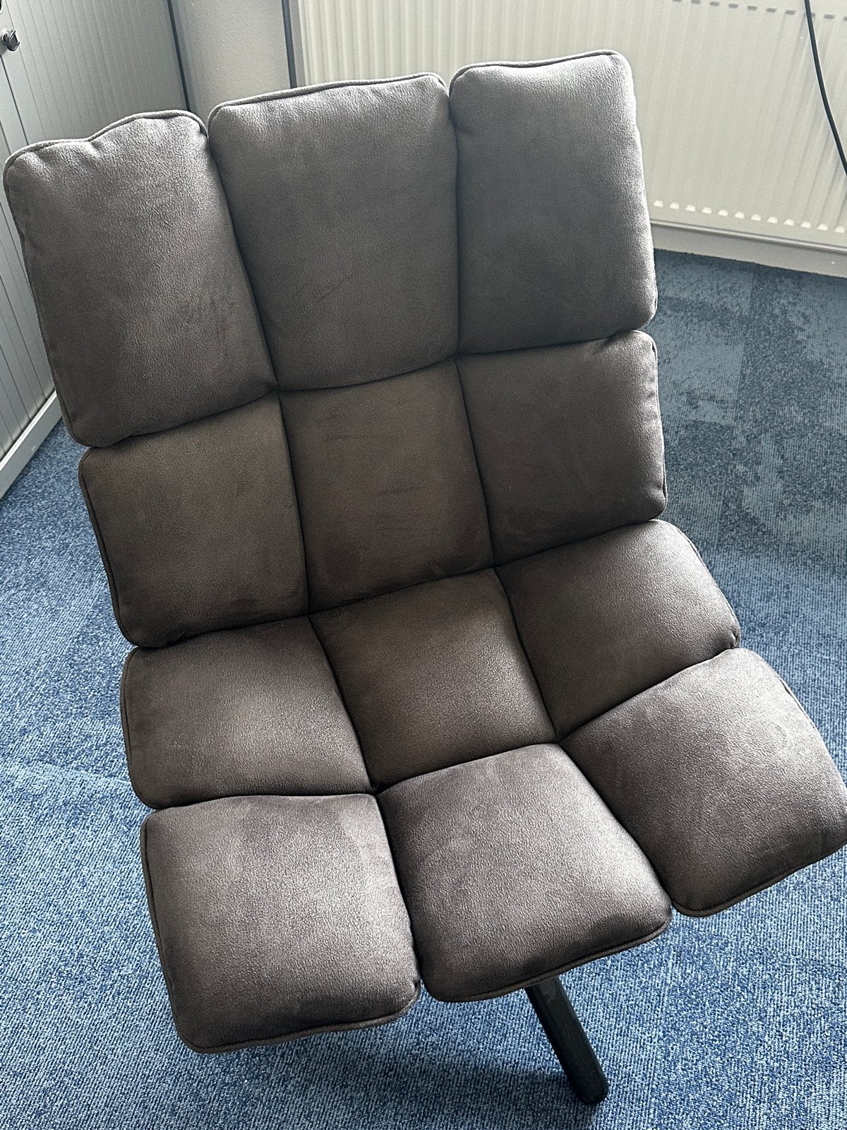 Comfortabele donkergrijze fauteuil, Ophalen, Zo goed als nieuw, Eén, Stof