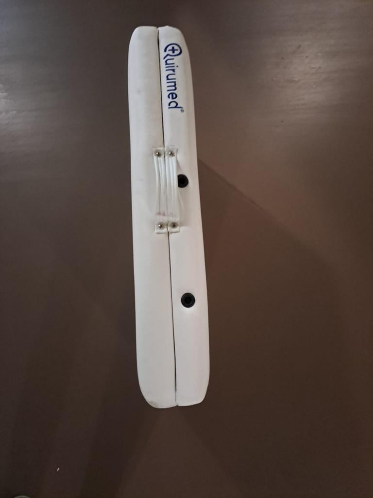 Quirumed Massagetafel - Zo goed als nieuw, houten onderstel, Sport en Fitness, Massageproducten, Ophalen, Zo goed als nieuw, Massagetafel