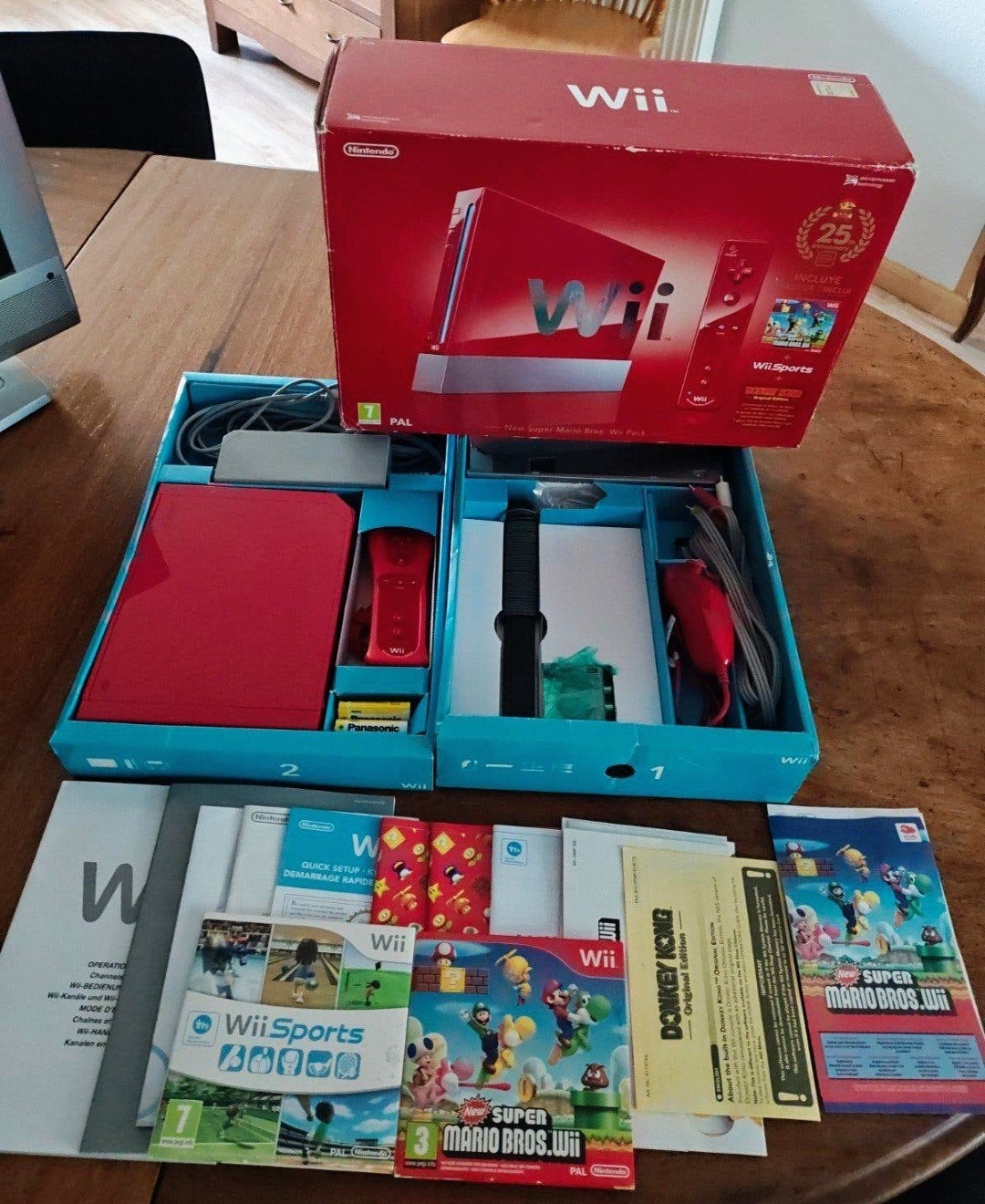 Nintendo New Super MarioBros.Wii 25th Anniversary pack (CIB), Spelcomputers en Games, Ophalen of Verzenden, Zo goed als nieuw