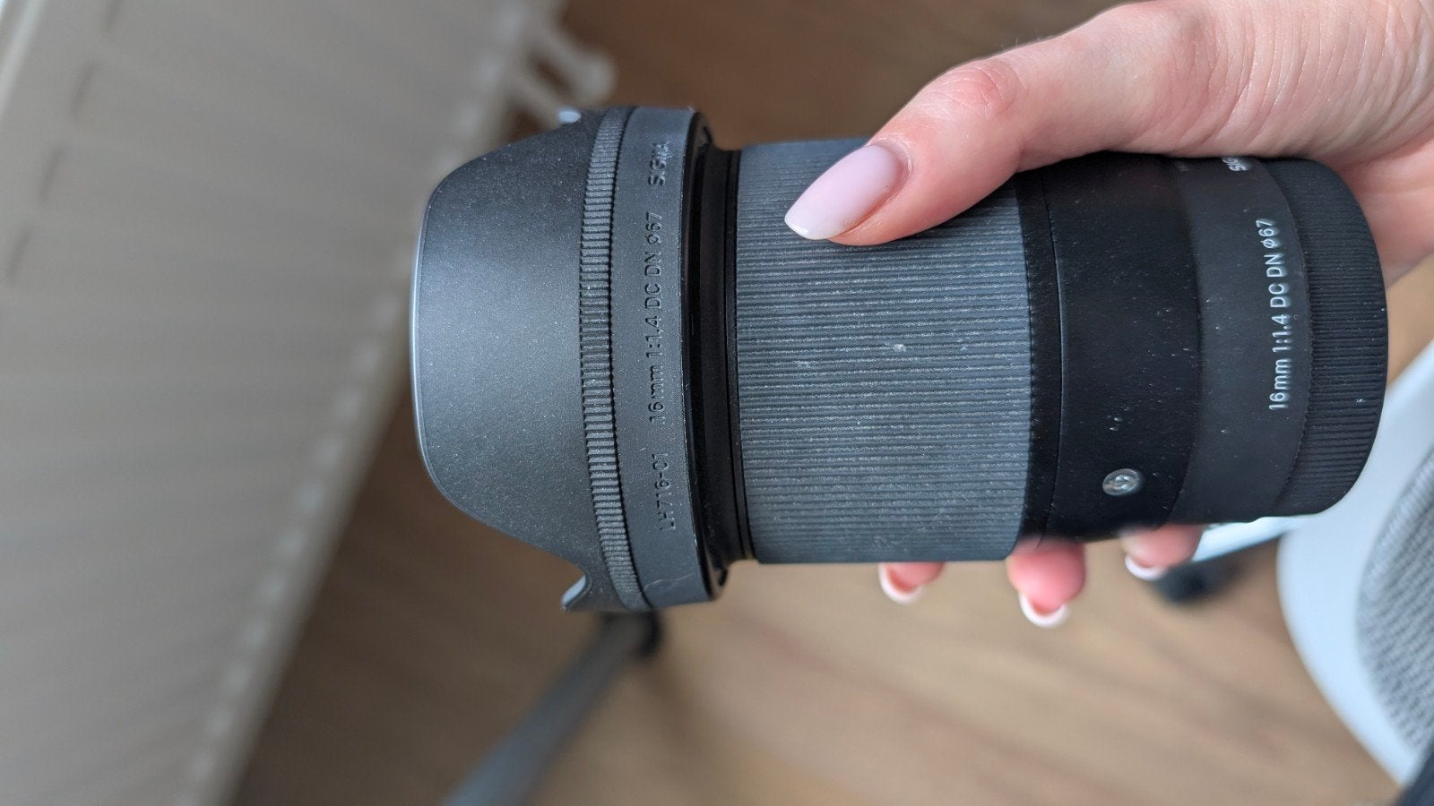 Sigma 16mm F1.4 DC DN Contemporary Lens, Sony E-mount, Sigma, Zo goed als nieuw, Zonnekap
