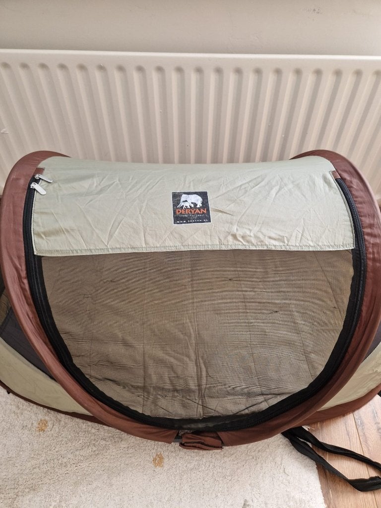 Deryan Campingbedje / Babytentje – Khaki bruin, Caravans en Kamperen, Ophalen of Verzenden, Gebruikt, Tot en met 2
