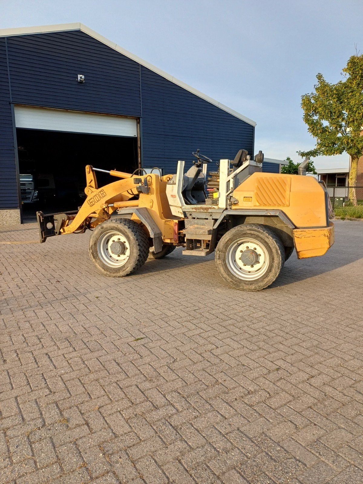 Liebherr 506 Shovel - Compacte en Krachtige Wiellader, Zakelijke goederen, Machines en Bouw | Kranen en Graafmachines, Ophalen