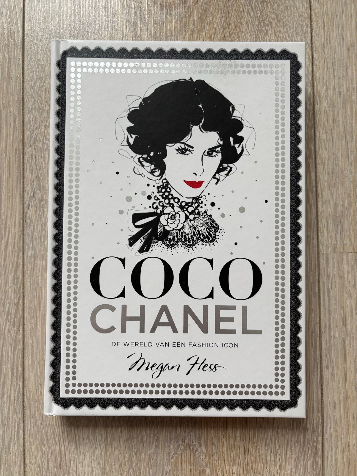 Coco Chanel boek van Megan Hess - Nieuwstaat, Verzenden, Nieuw, Couturiers