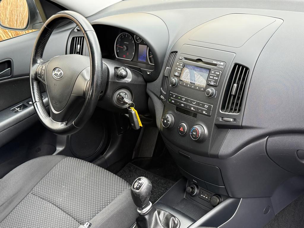 Hyundai I30 1.4i i-Drive Airco Elektrische Ramen 5d Nieuwe A, Voorwielaandrijving, Euro 5, Stof, Gebruikt