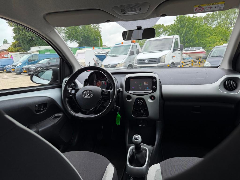 Toyota Aygo 1.0 VVT-i | Airco | Achteruitrijcamera | NWE APK, Voorwielaandrijving, Euro 5, Gebruikt, 4 stoelen