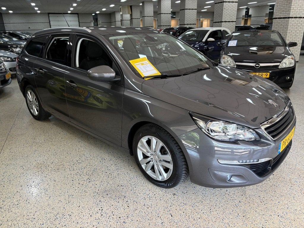 Peugeot 308 1.2 PURET.BLUE LION  NAVI / CRUISE / PANORAMADAK, Voorwielaandrijving, Gebruikt, 1199 cc, Origineel Nederlands