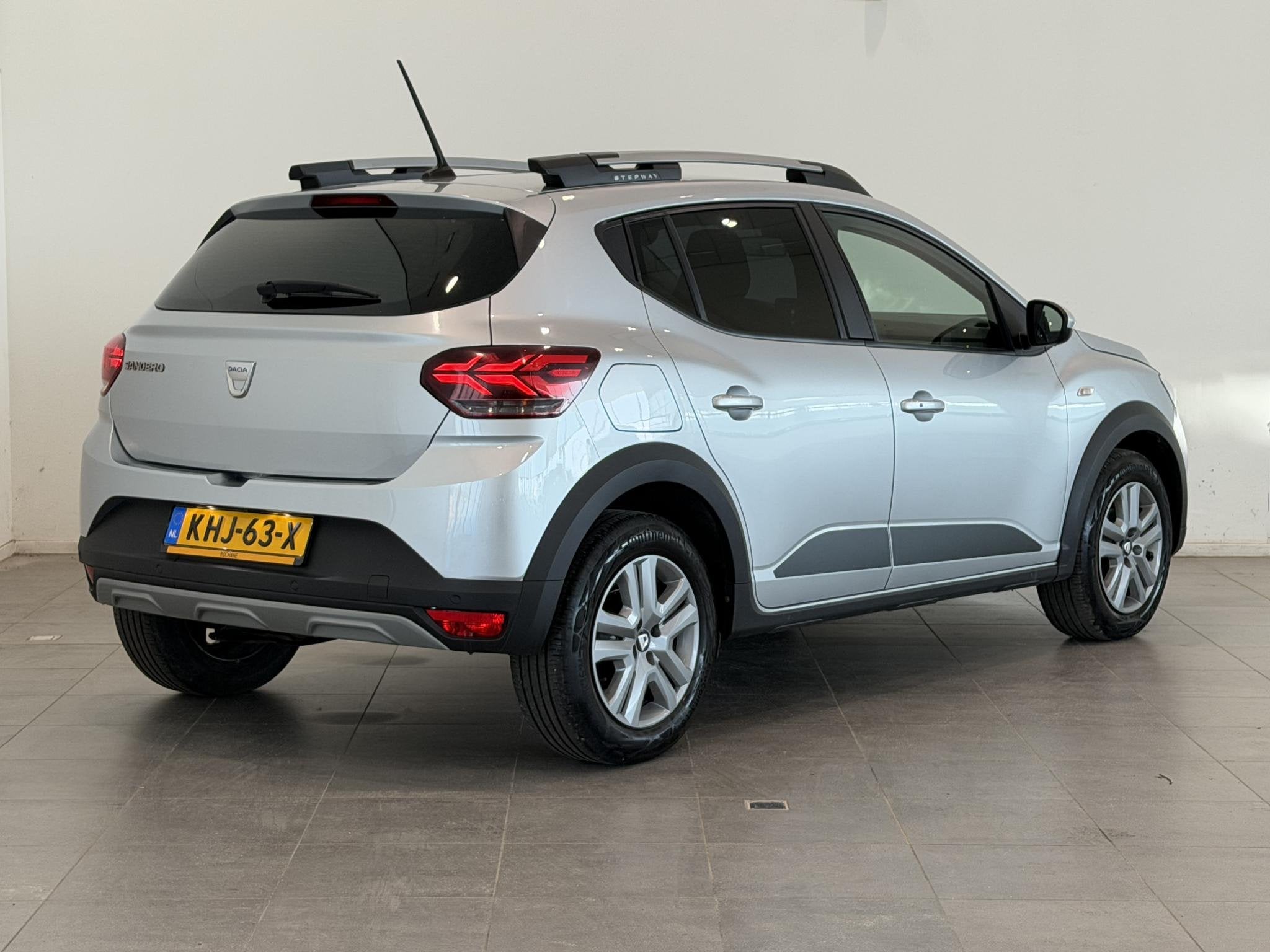 Dacia Sandero Stepway 1.0 TCe 90 CVT Comfort | Navigatie | C, Auto's, Dacia, Stof, Met garantie (alle), 91 pk, 3 cilinders