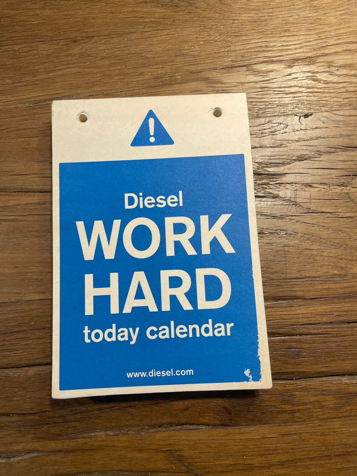 Iconische Diesel “Work Hard” Today Calendar, Boeken, Ophalen of Verzenden, Gelezen, Mode algemeen