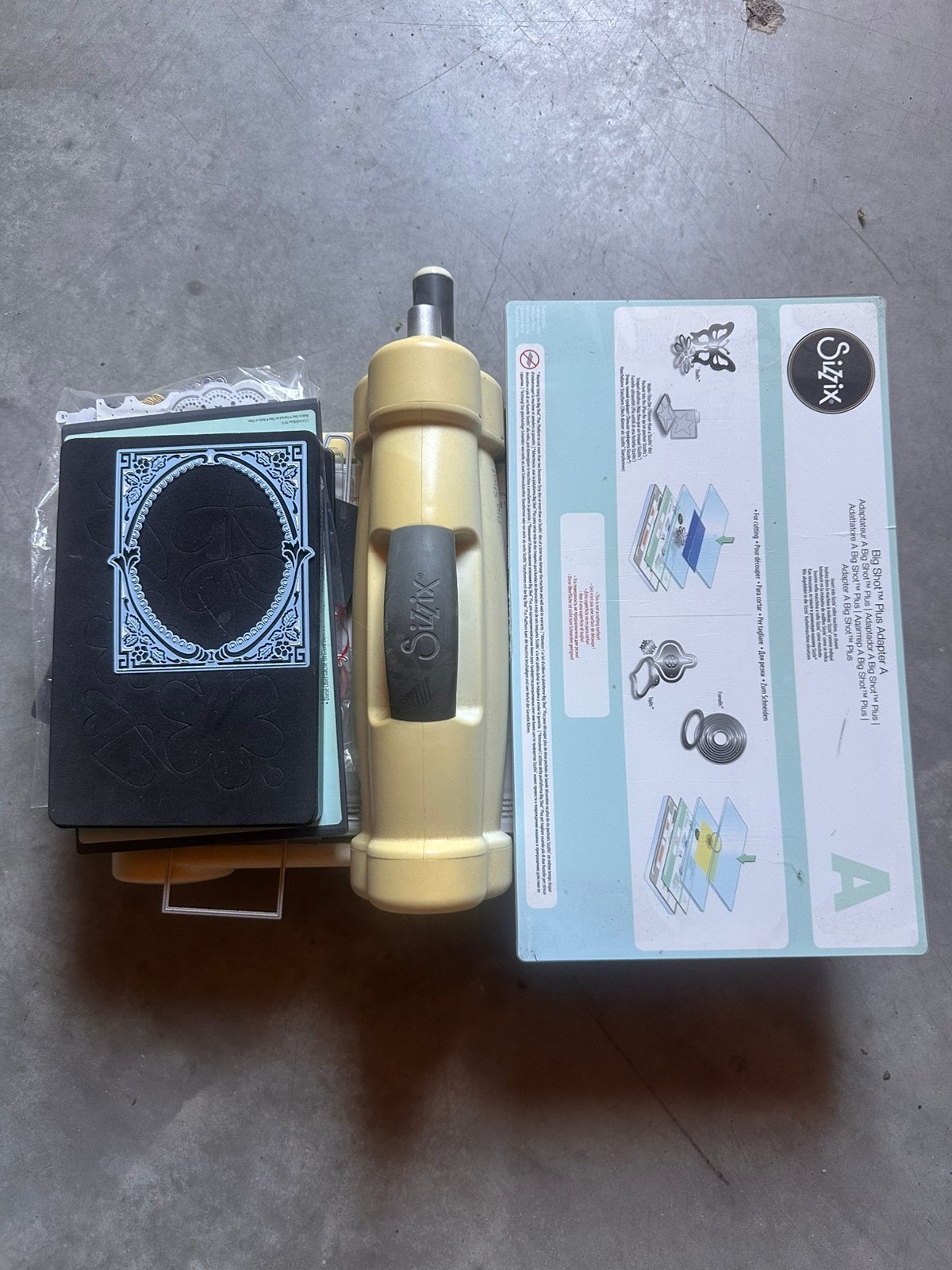 Sizzix big shot plus, Ophalen of Verzenden, Gebruikt, Slicemachine of Snijmachine